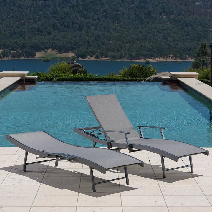 SunVilla Lounge Chair