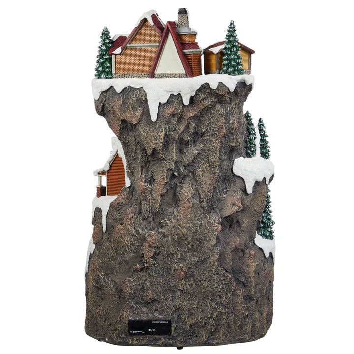 Montagne de ski animée des fêtes