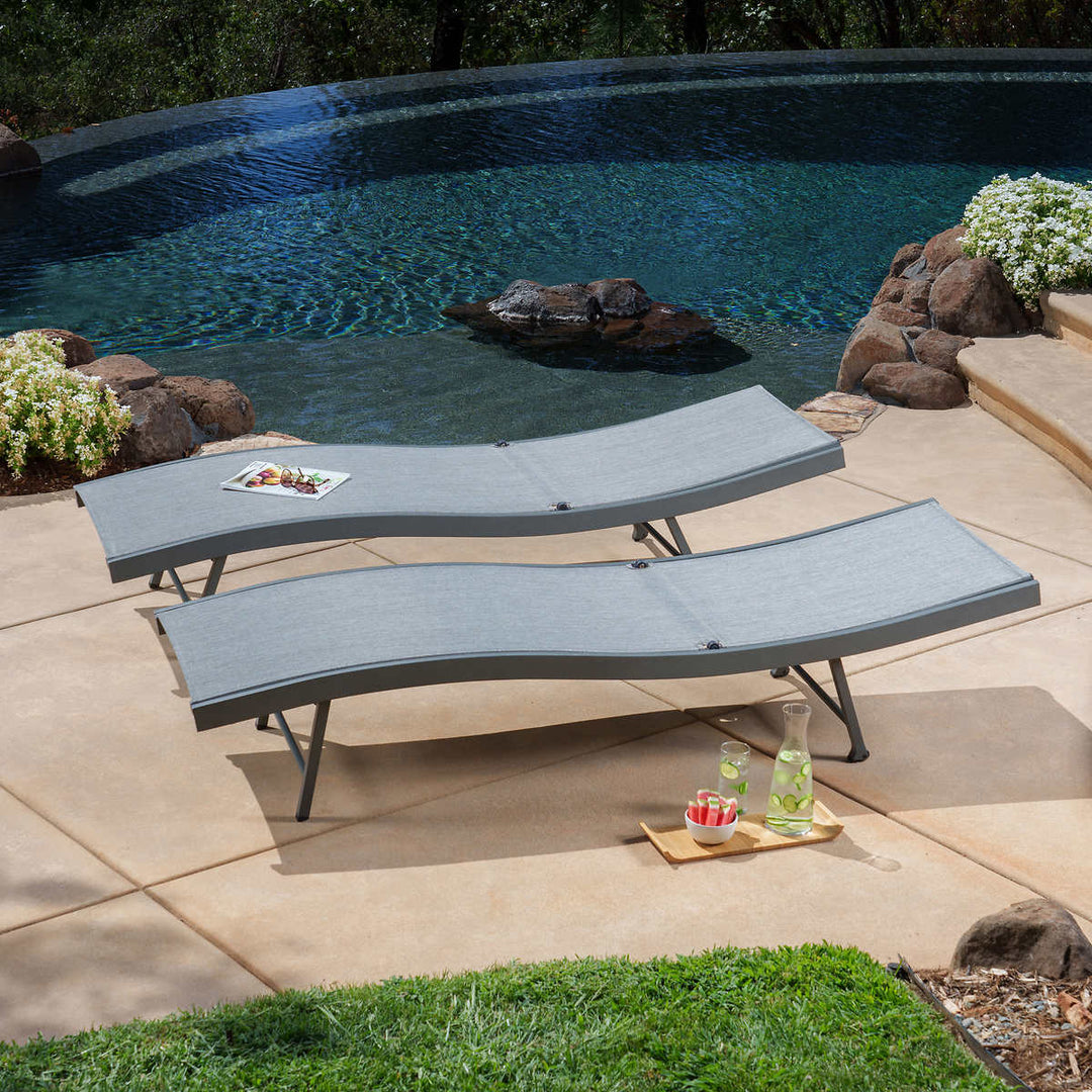 SunVilla Sling Wave Commercial Lounge Chair