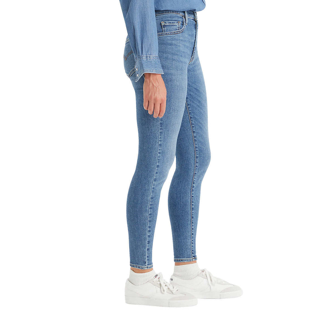 Levi’s 720 High-Waisted Jeans