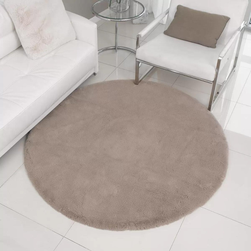 Mon Chateau Round Faux Fur Rug