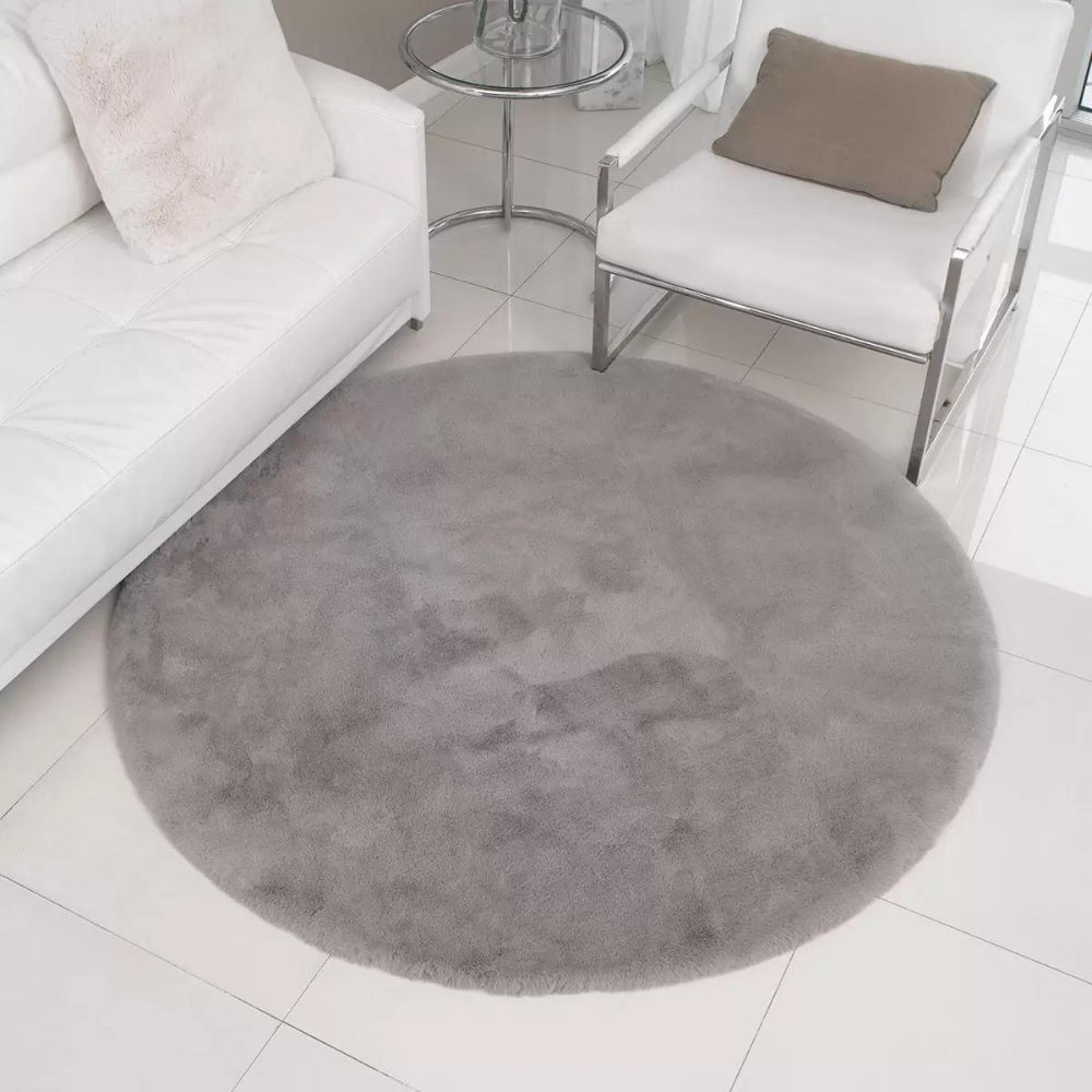Mon Chateau Round Faux Fur Rug