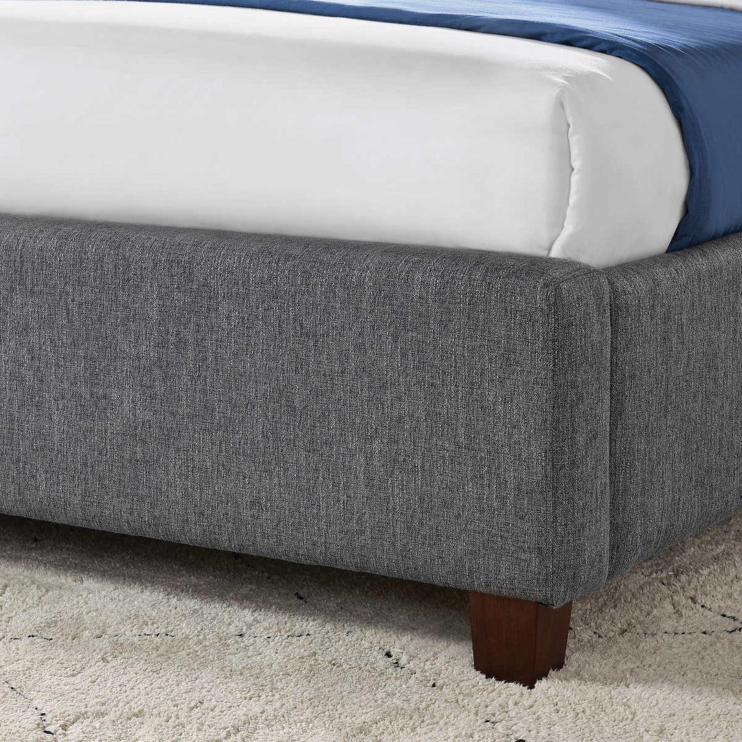 Taysom – Contemporary bed 