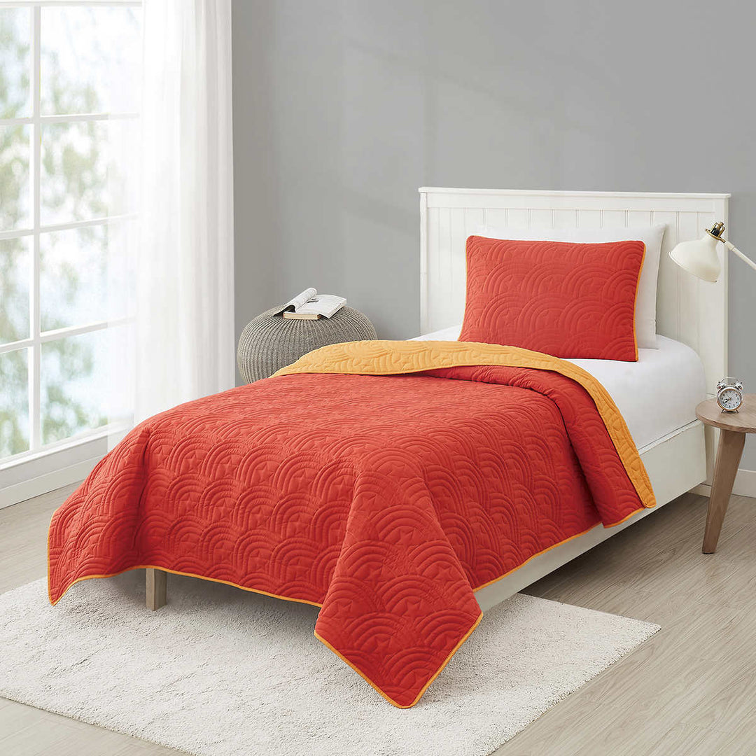 Crayola 2-Piece Twin Size Comforter Set
