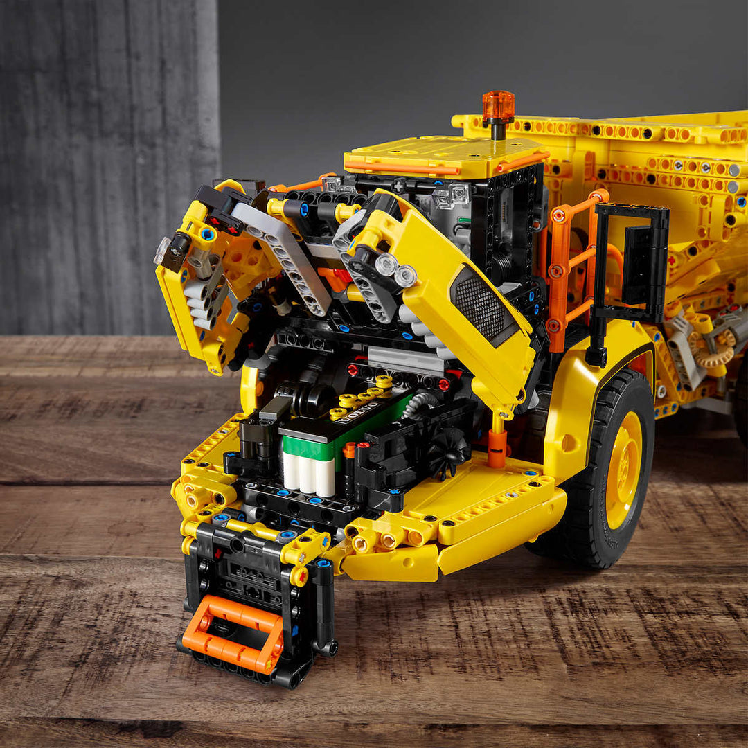 LEGO Technic™ 6x6 Volvo Articulated Hauler 42114