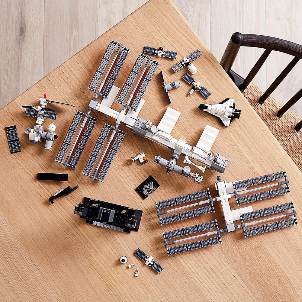 LEGO Ideas Building Set 21321 / 21323
