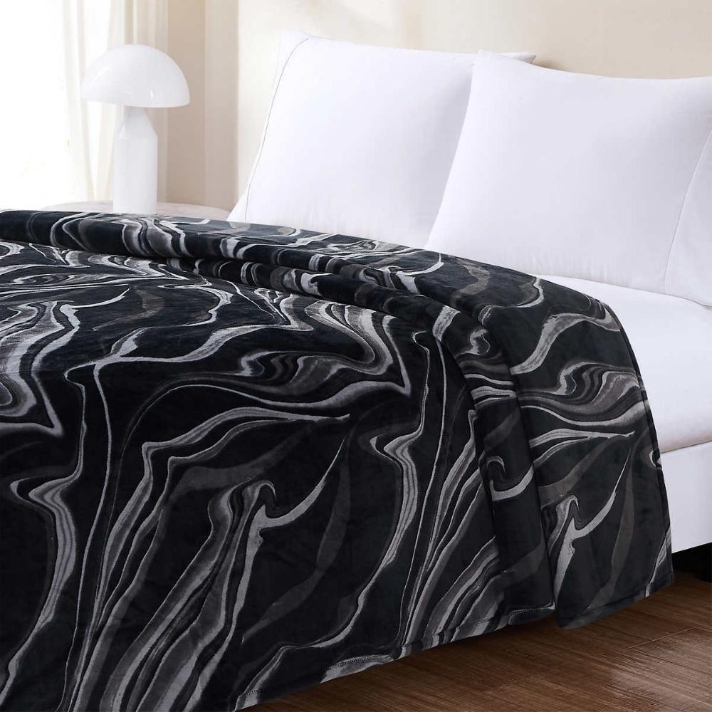 Calvin Klein - Plush Blanket