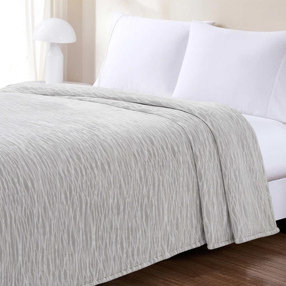Calvin Klein - Plush Blanket