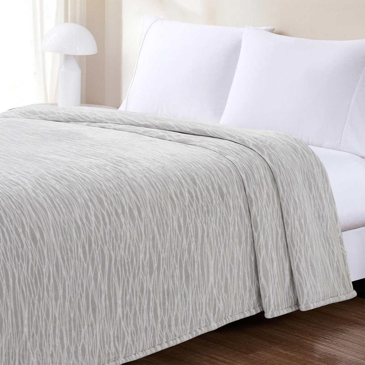Calvin Klein - Plush Blanket