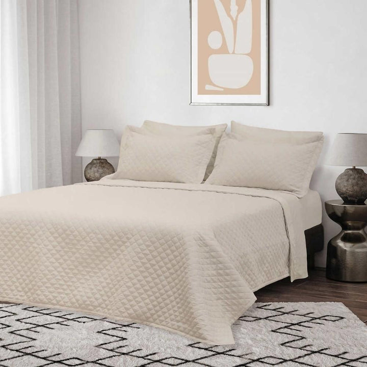 Jennifer Adams 3-Piece Quilt Set